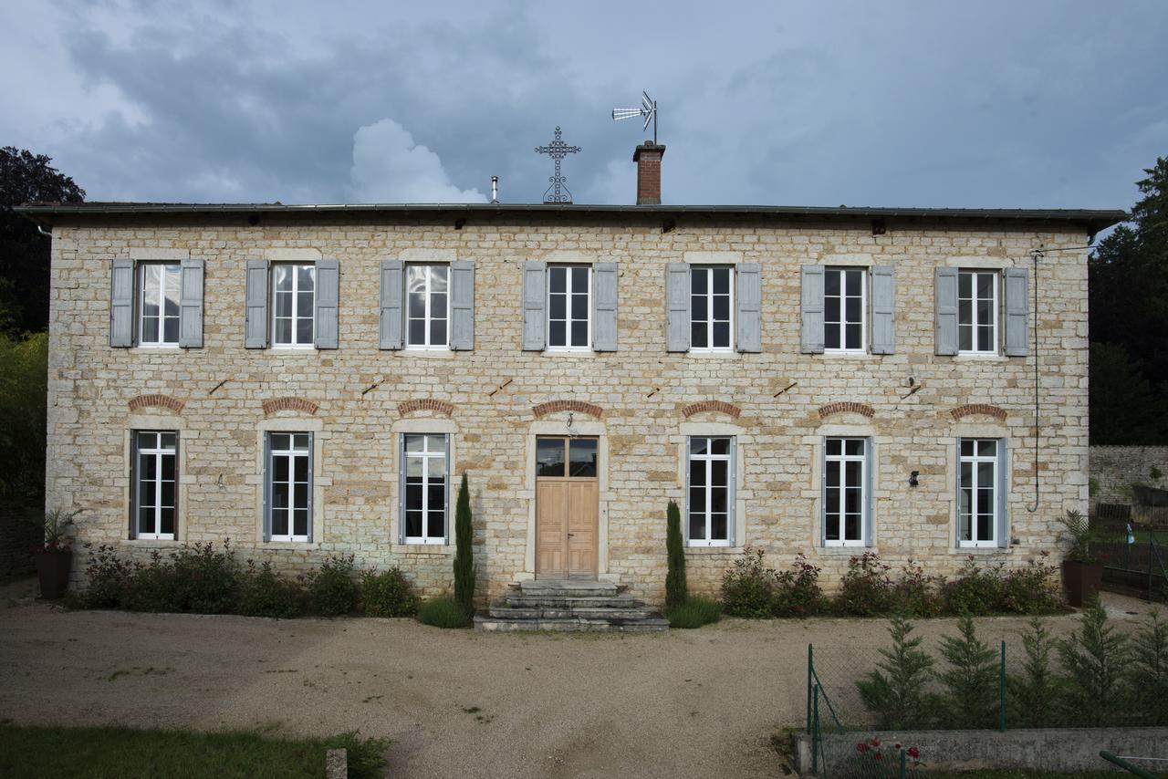 Le Cercle Chambres Climatisees Coligny Exterior photo