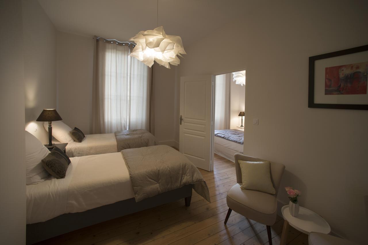 Le Cercle Chambres Climatisees Coligny Exterior photo